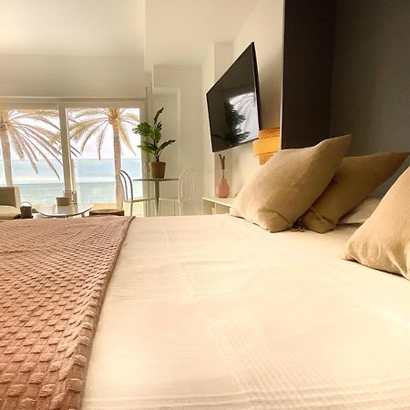 Cs7 Kaleria Suites Almeria Bagian luar foto
