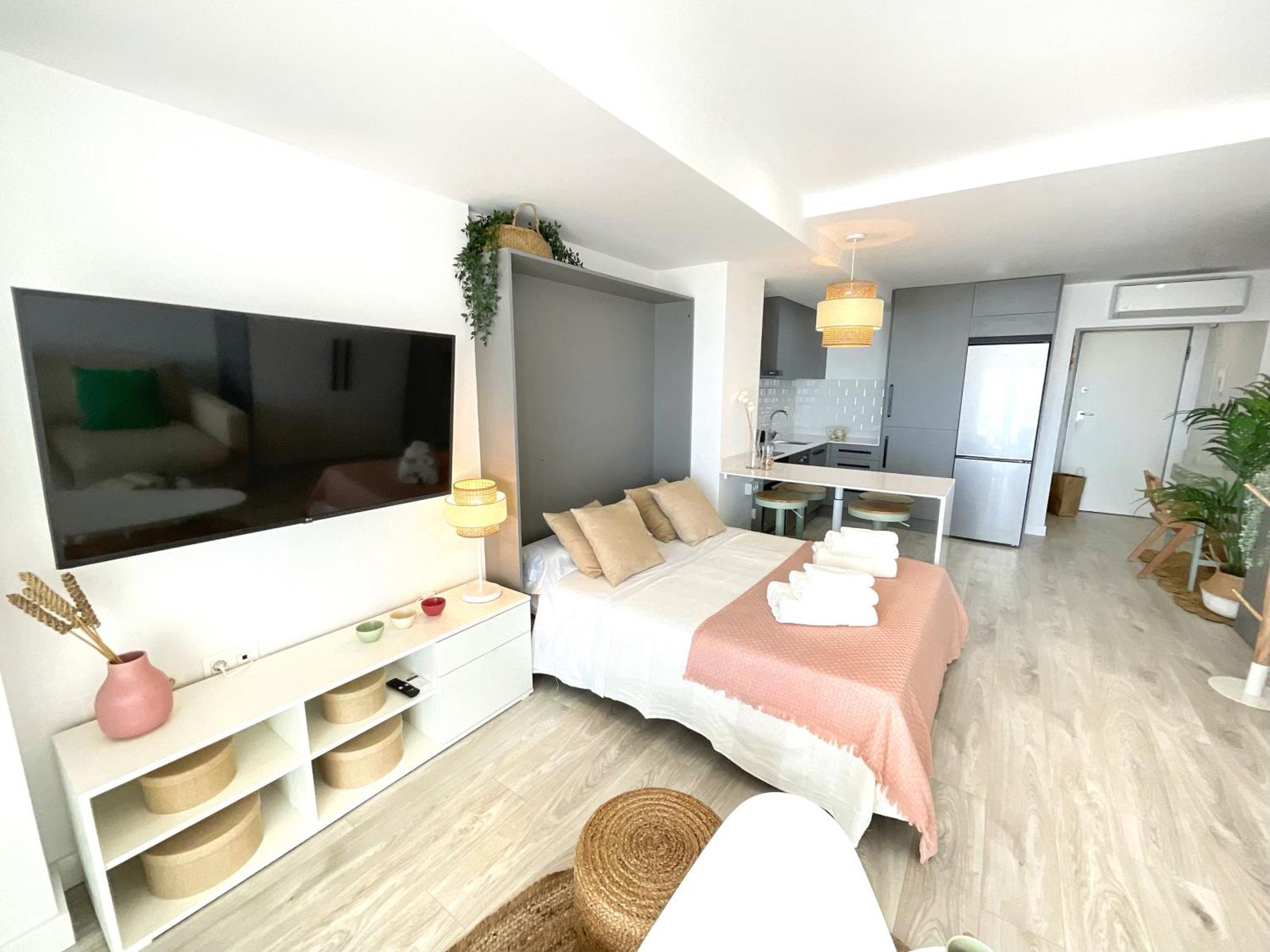 Cs7 Kaleria Suites Almeria Bagian luar foto