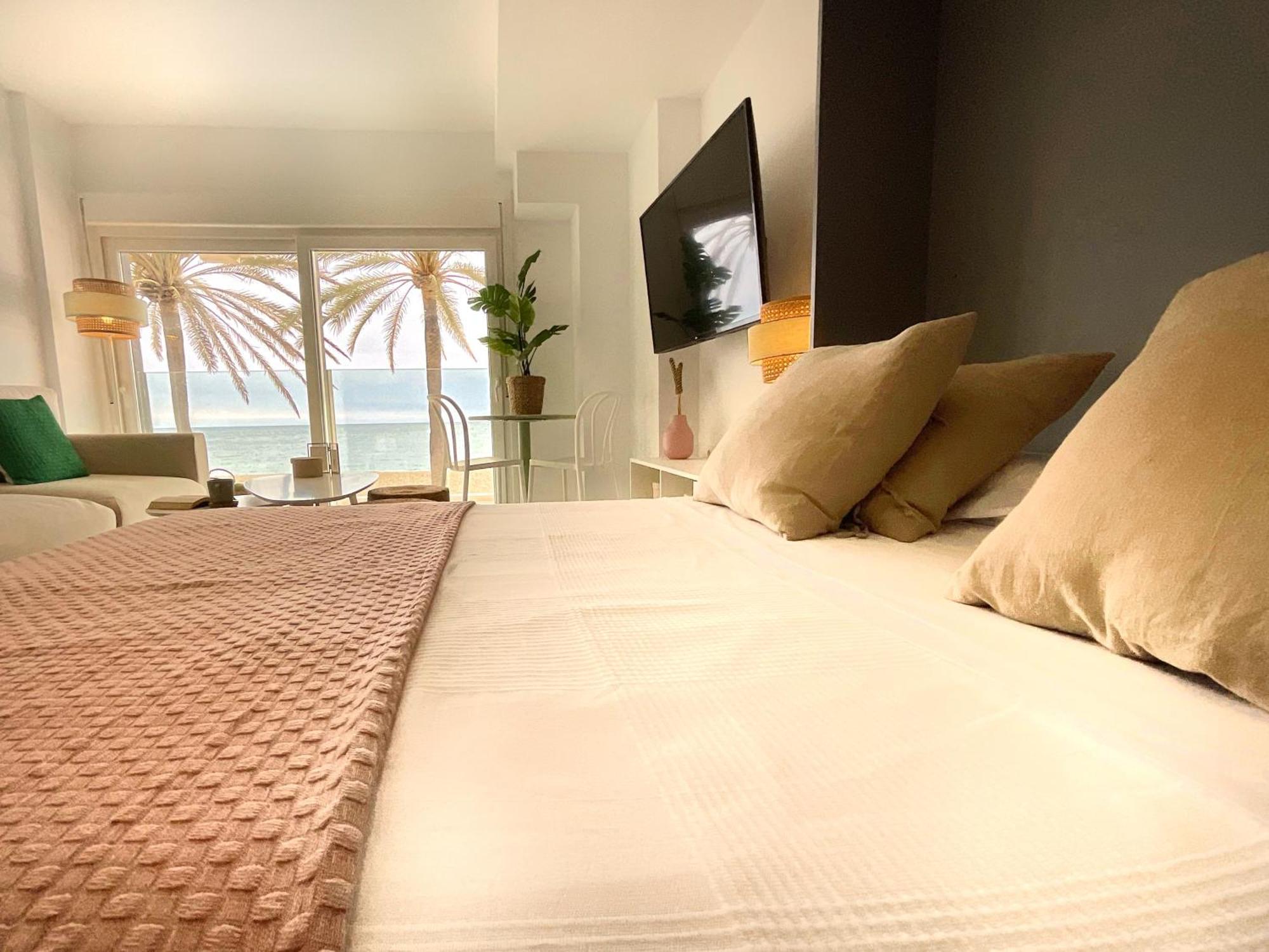 Cs7 Kaleria Suites Almeria Bagian luar foto