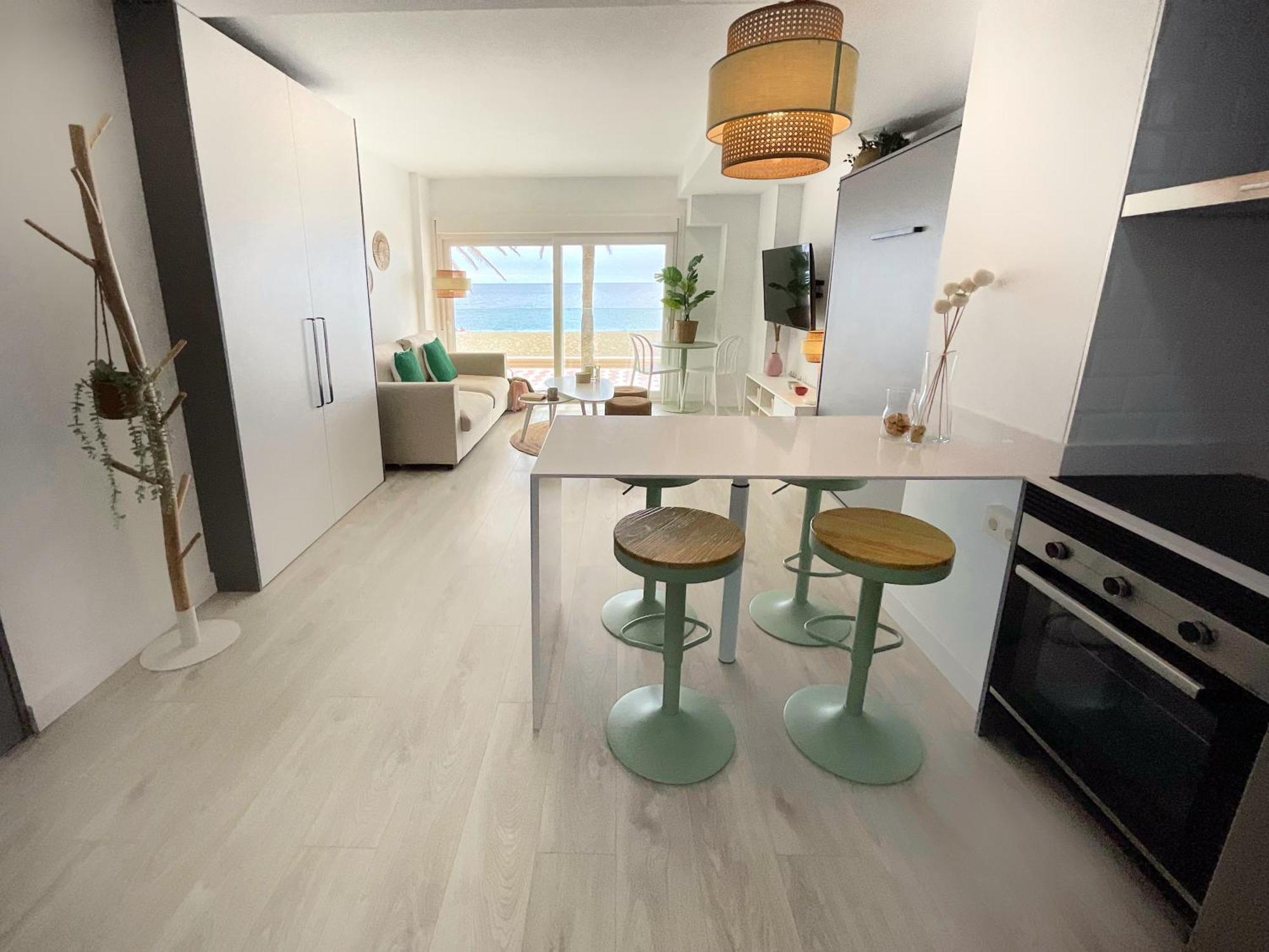 Cs7 Kaleria Suites Almeria Bagian luar foto