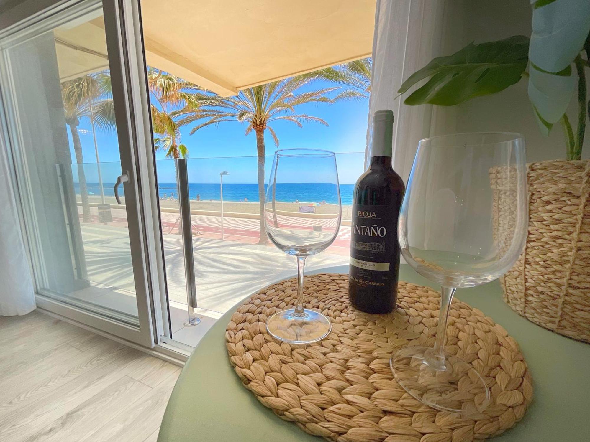 Cs7 Kaleria Suites Almeria Bagian luar foto