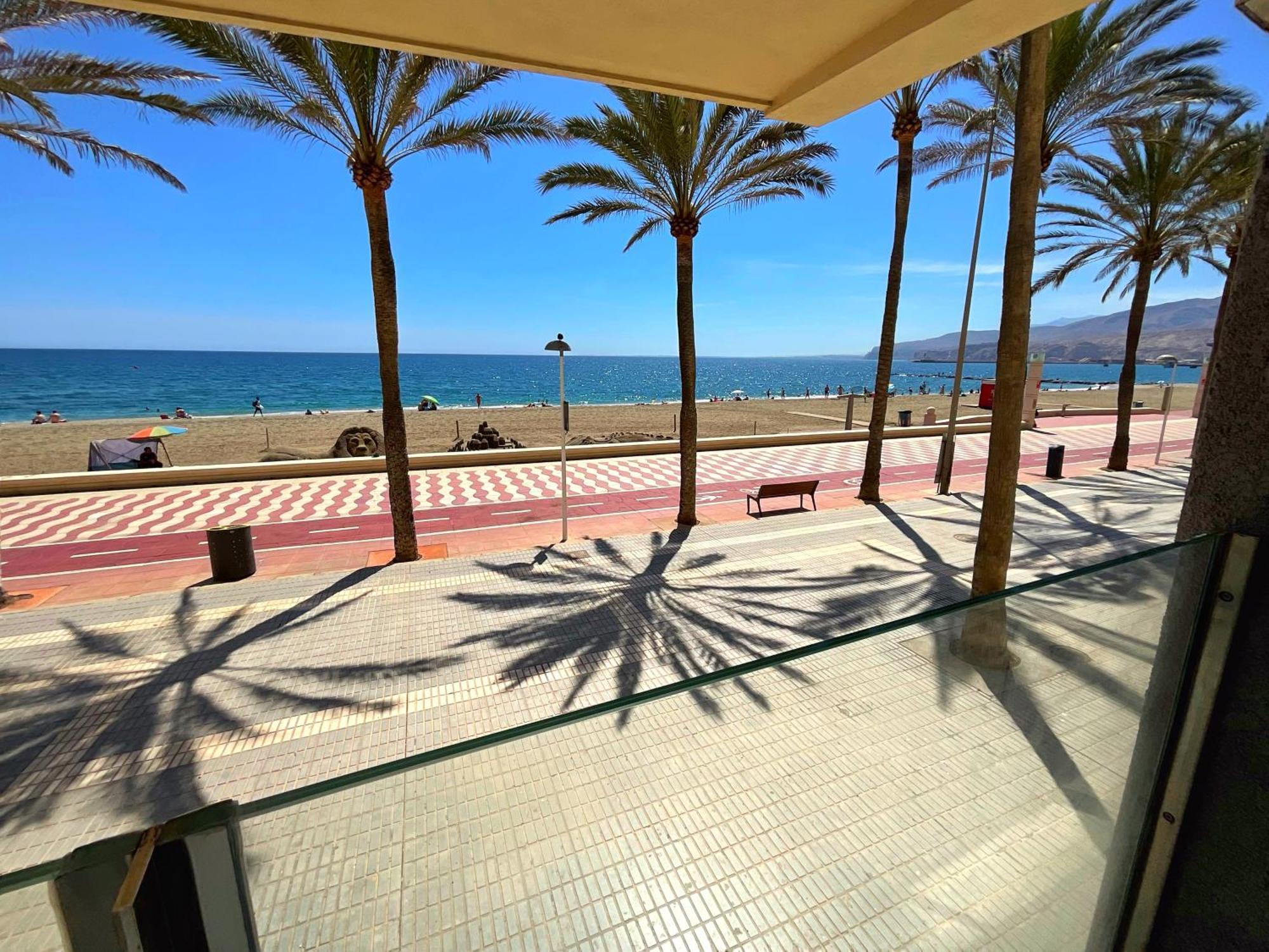 Cs7 Kaleria Suites Almeria Bagian luar foto