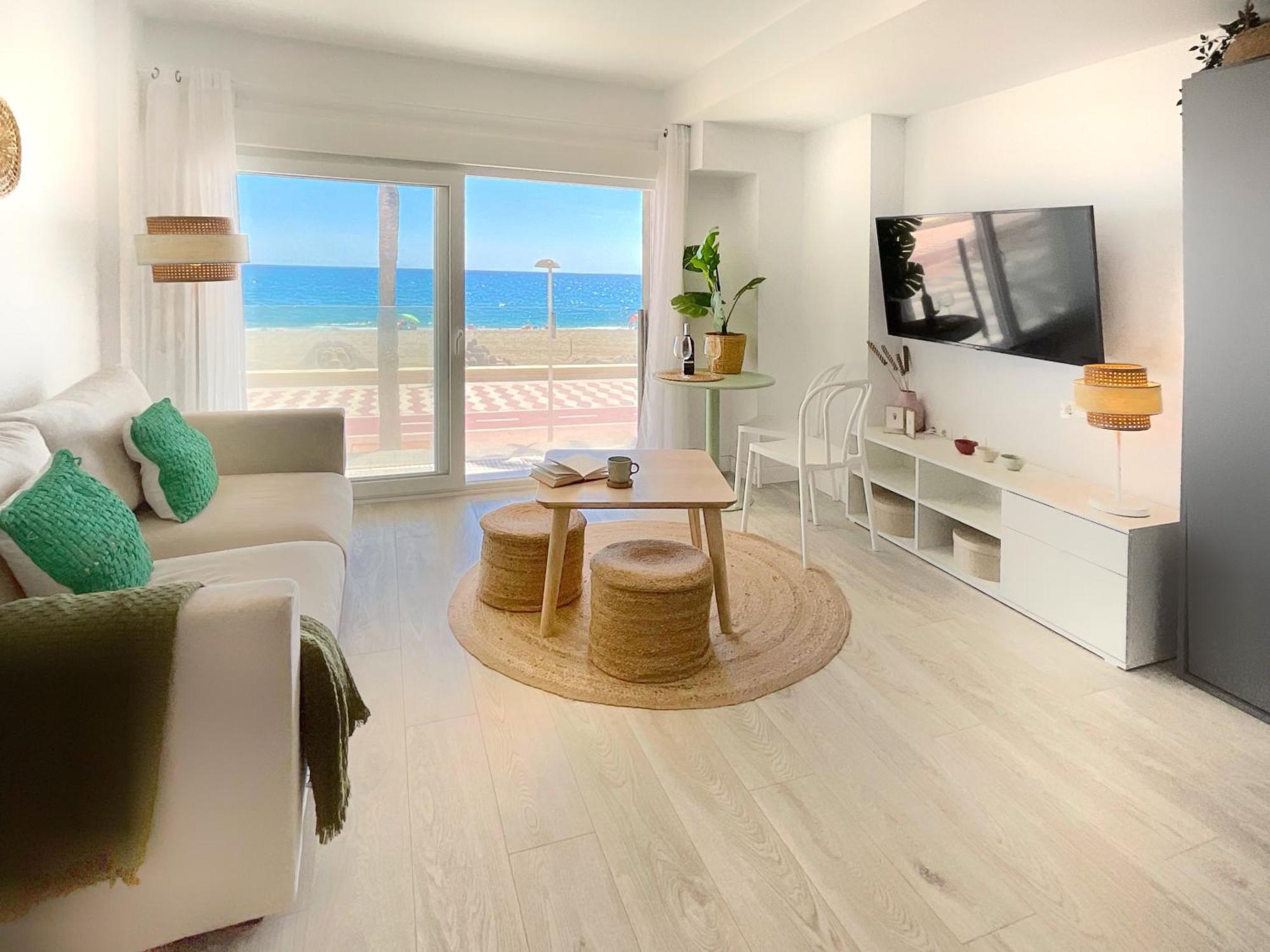 Cs7 Kaleria Suites Almeria Bagian luar foto