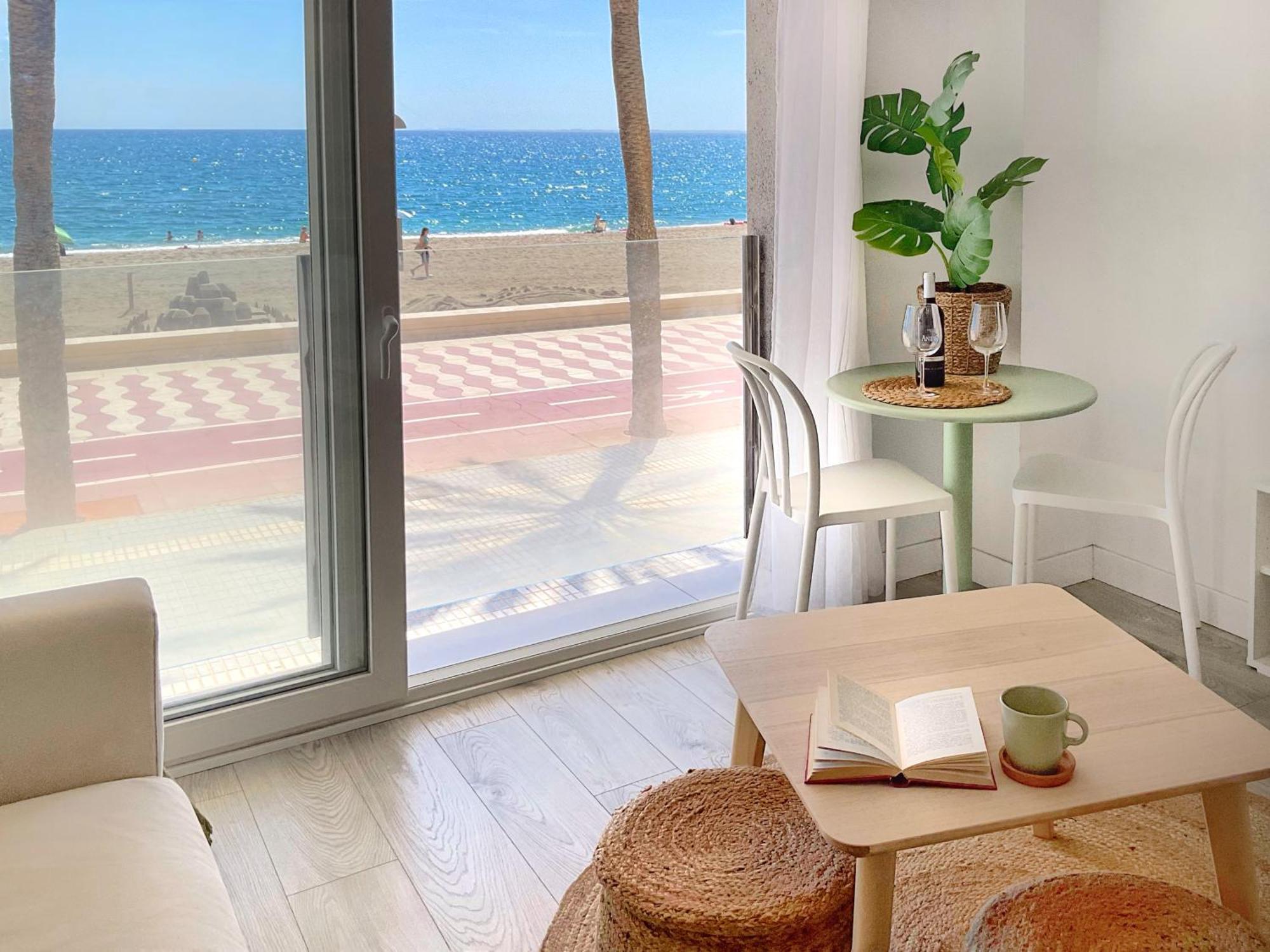 Cs7 Kaleria Suites Almeria Bagian luar foto