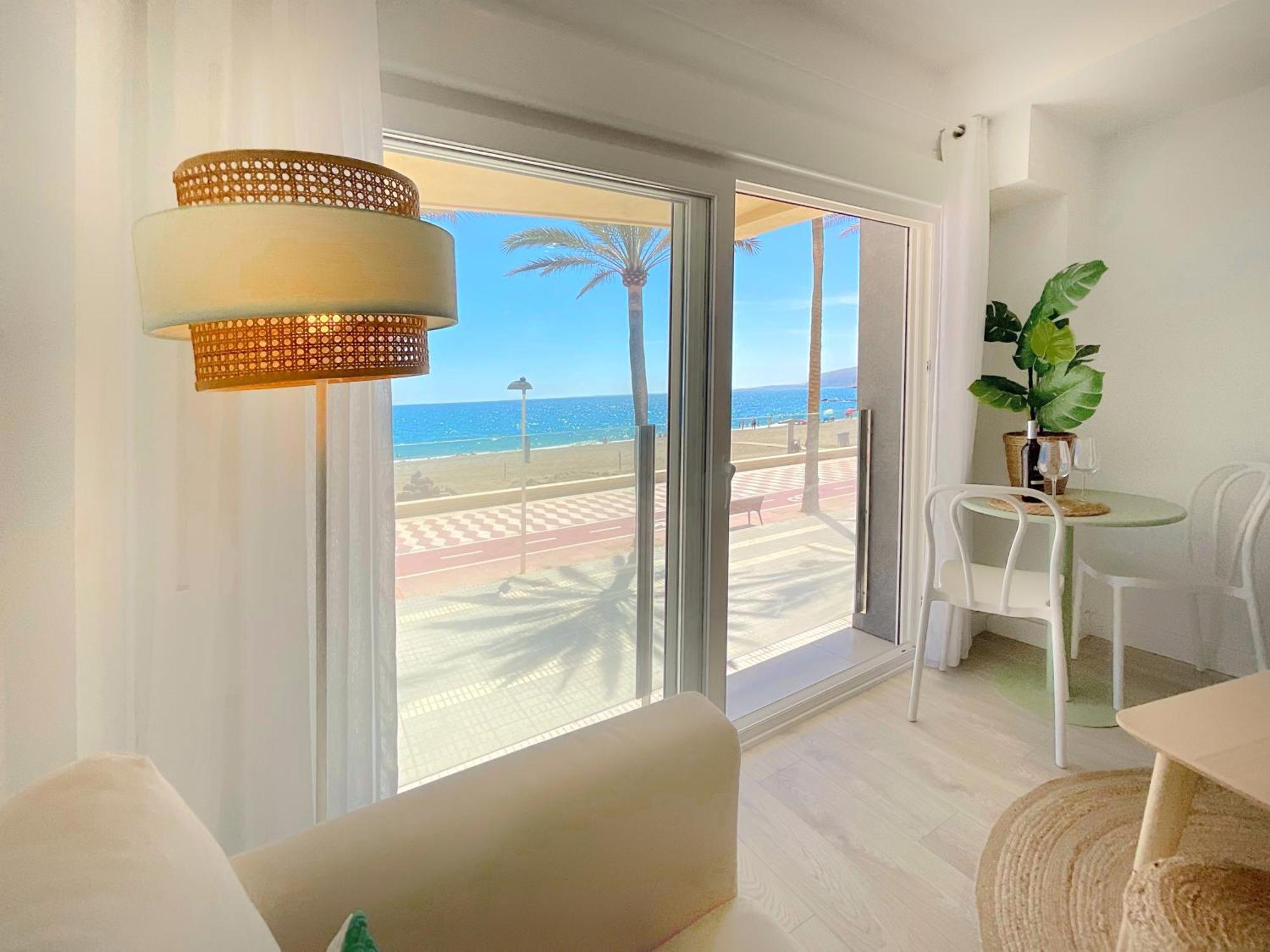 Cs7 Kaleria Suites Almeria Bagian luar foto